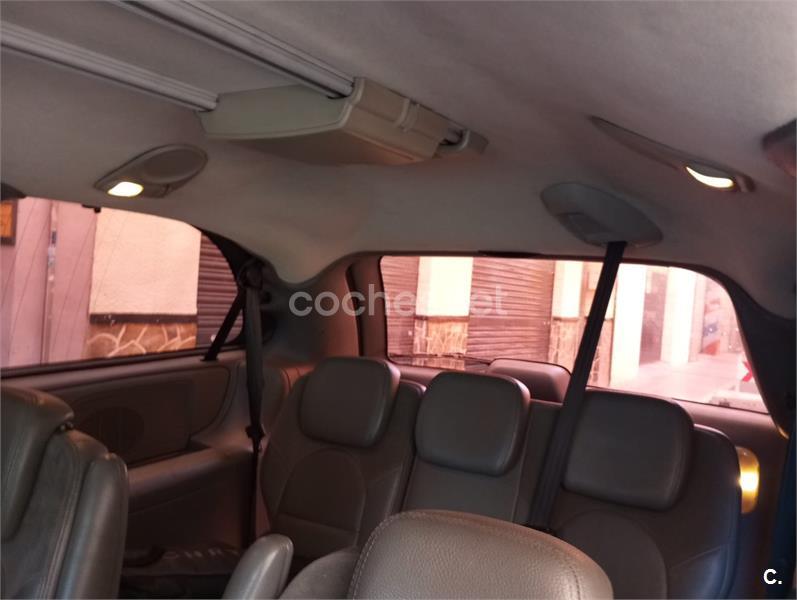 Chrysler Grand Voyager 2004 — photo 3