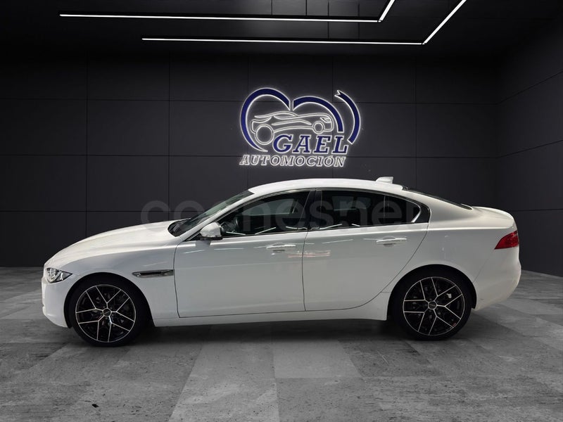 Jaguar Xe 2017 — photo 2
