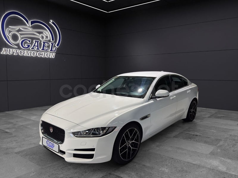 Jaguar Xe 2017 — photo 3