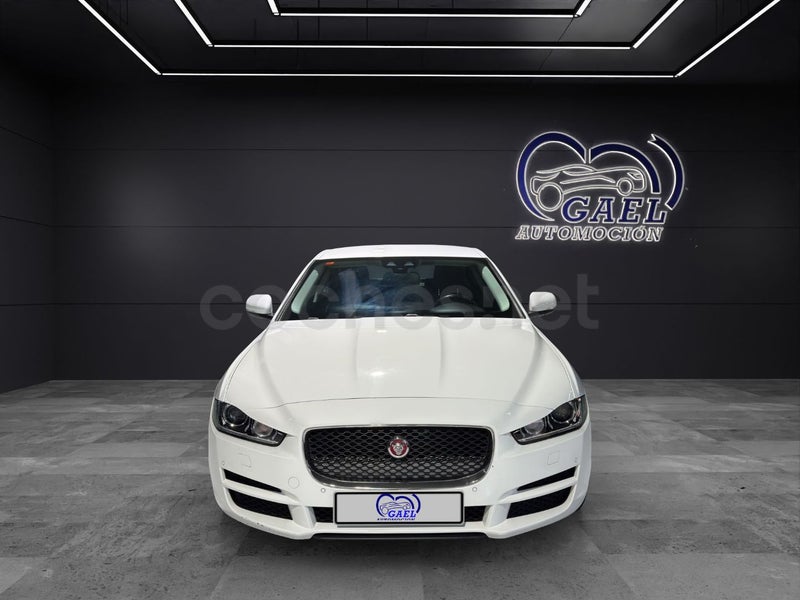 Jaguar Xe 2017 — photo 4