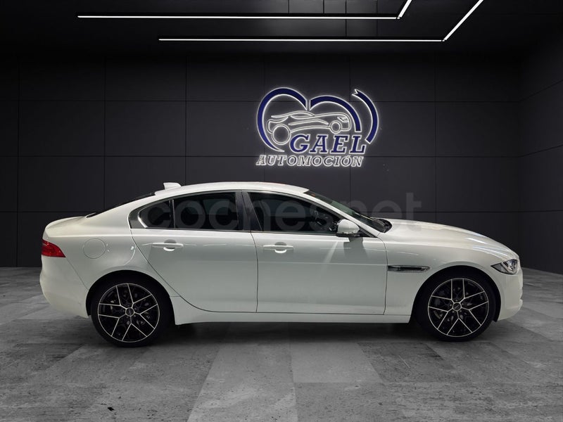 Jaguar Xe 2017 — photo 5