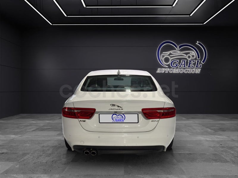 Jaguar Xe 2017 — photo 7
