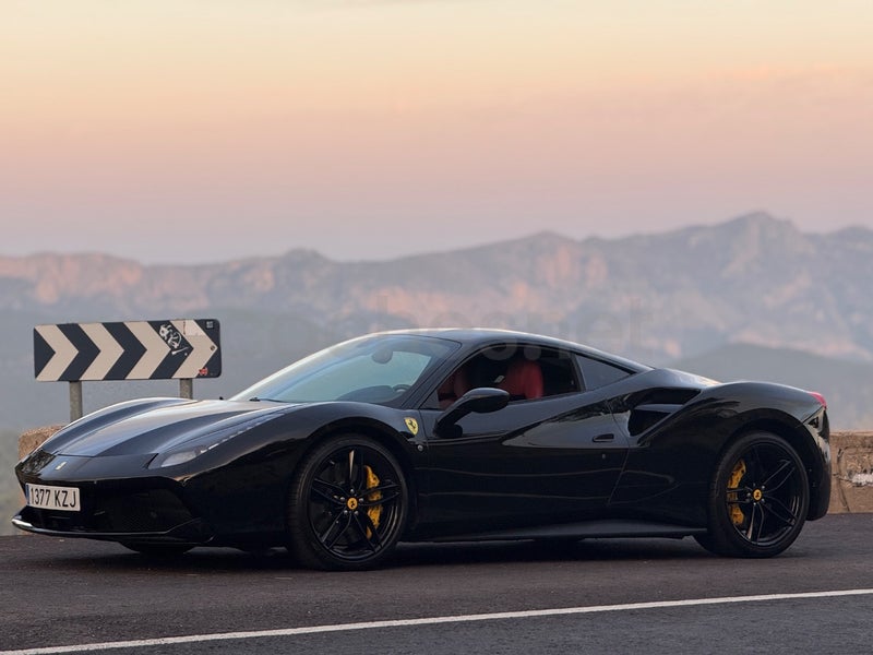 Ferrari 488 2016