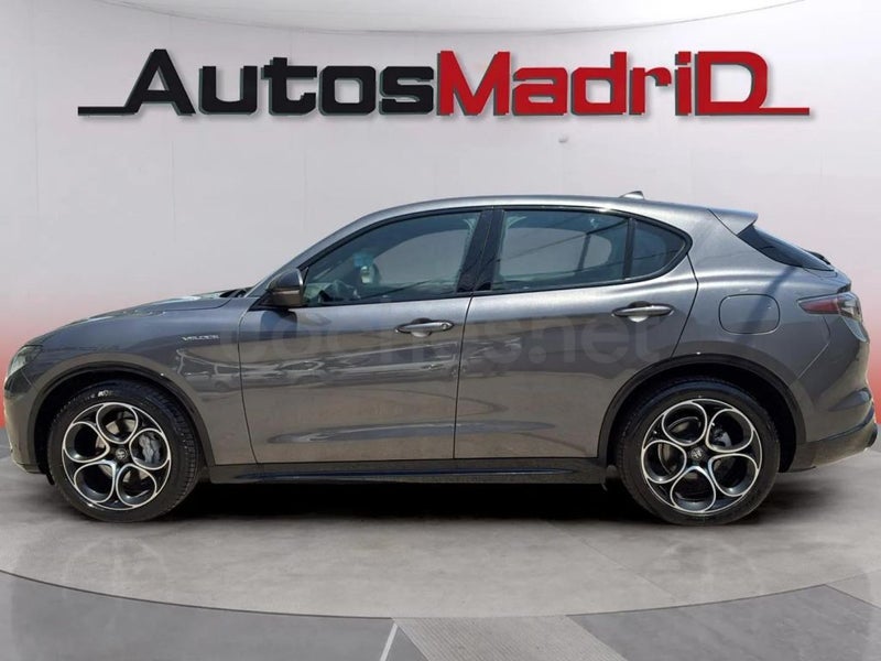 Alfa Romeo Stelvio 2023 — photo 3