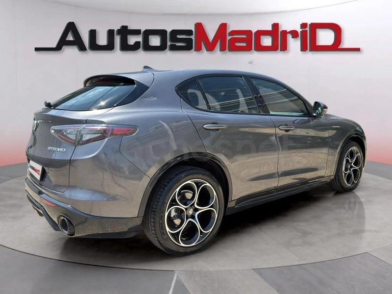 Alfa Romeo Stelvio 2023 — photo 7