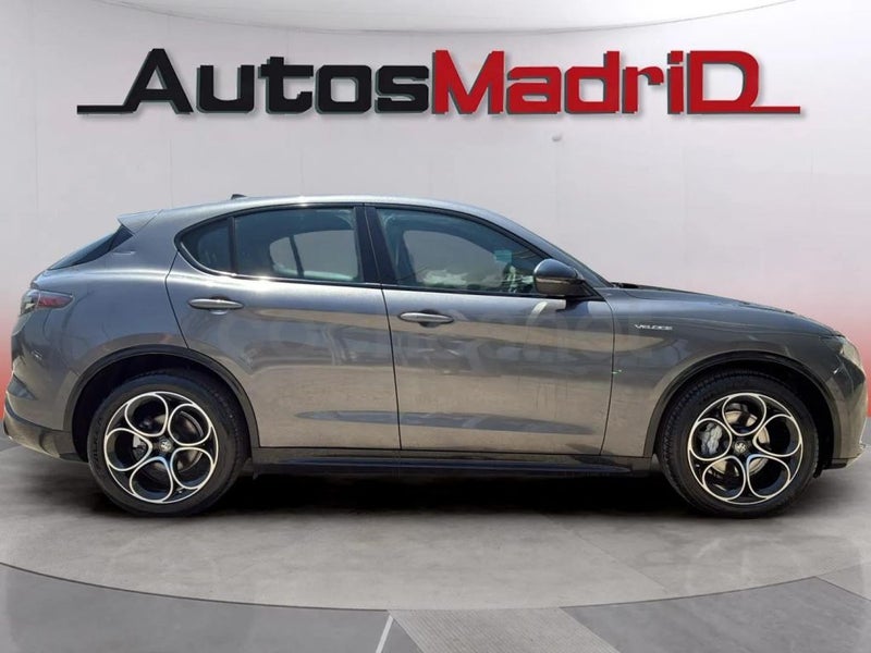 Alfa Romeo Stelvio 2023 — photo 8