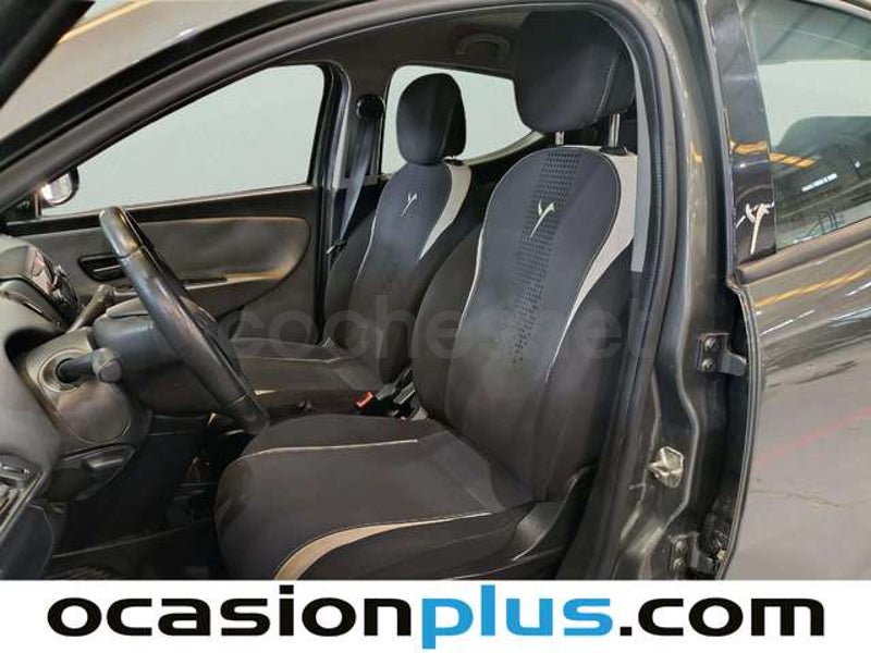 Lancia Ypsilon 2014 — photo 7