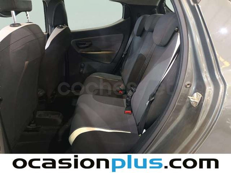 Lancia Ypsilon 2014 — photo 8