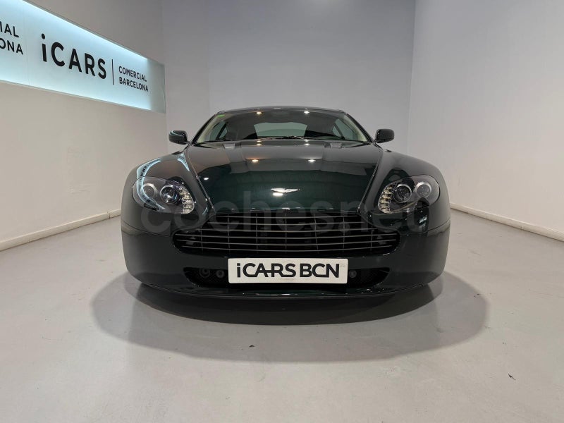 Aston Martin Vantage V8 2011 — photo 2