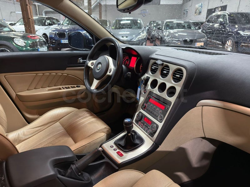 Alfa Romeo 159 2007 — photo 8