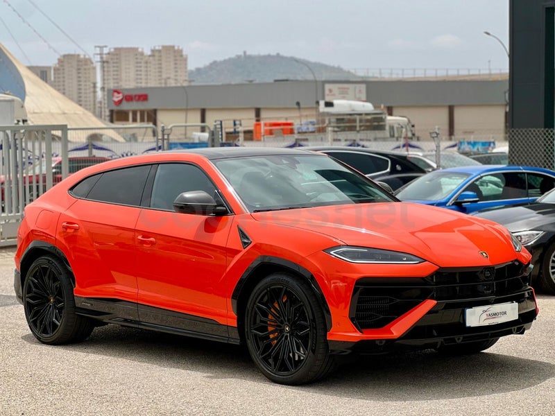 Lamborghini Urus 2025