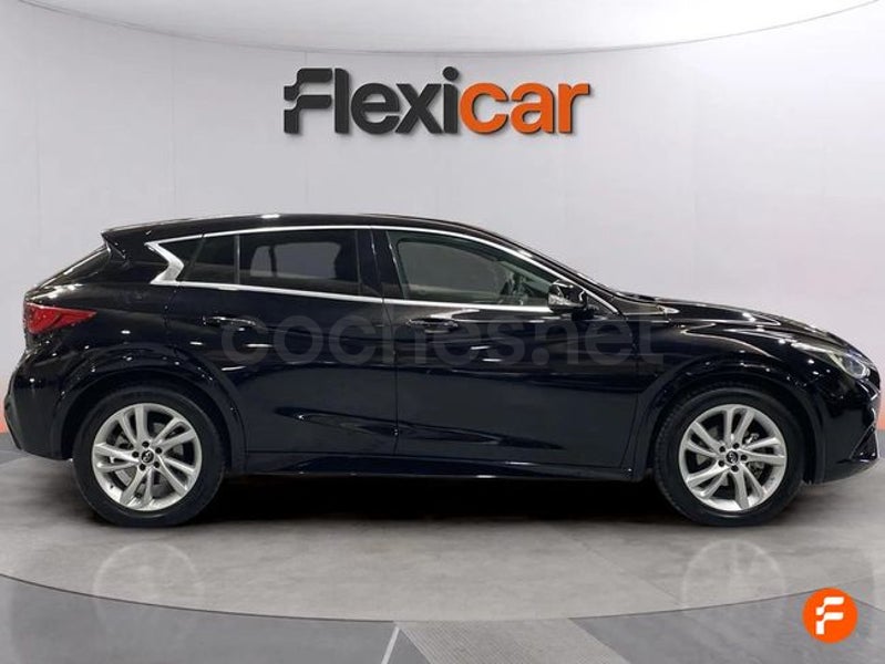 Infiniti Q30 2016 — photo 4