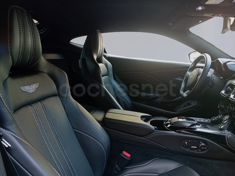 Aston Martin Vantage 2021 — photo 6