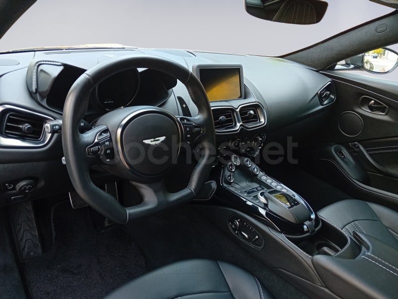 Aston Martin Vantage 2021 — photo 8