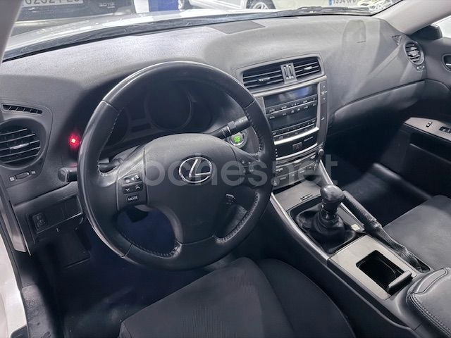 Lexus Is 2010 — photo 6
