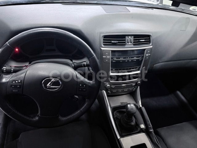 Lexus Is 2010 — photo 7