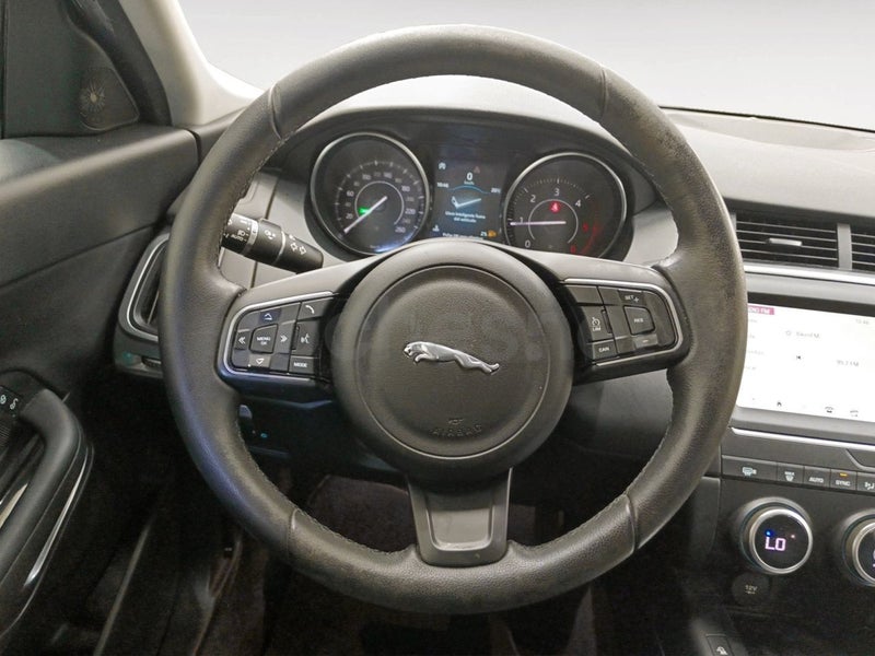 Jaguar E-pace 2020 — photo 7