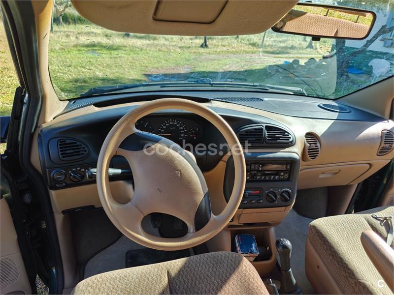 Chrysler Voyager 1998 — photo 7
