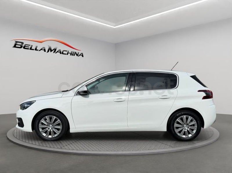 Peugeot 308 2021 — photo 2