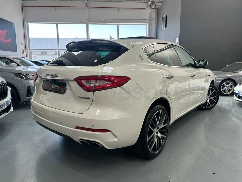 Maserati Levante 2017 — photo 2