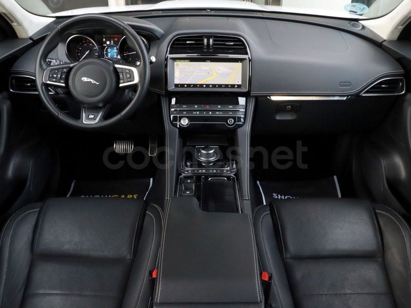 Jaguar F-pace 2020 — photo 8