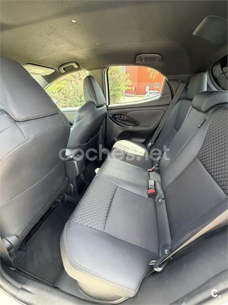 Toyota Yaris 2021 — photo 6