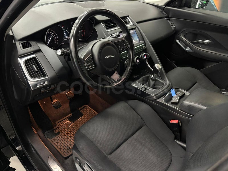Jaguar E-pace 2019 — photo 8