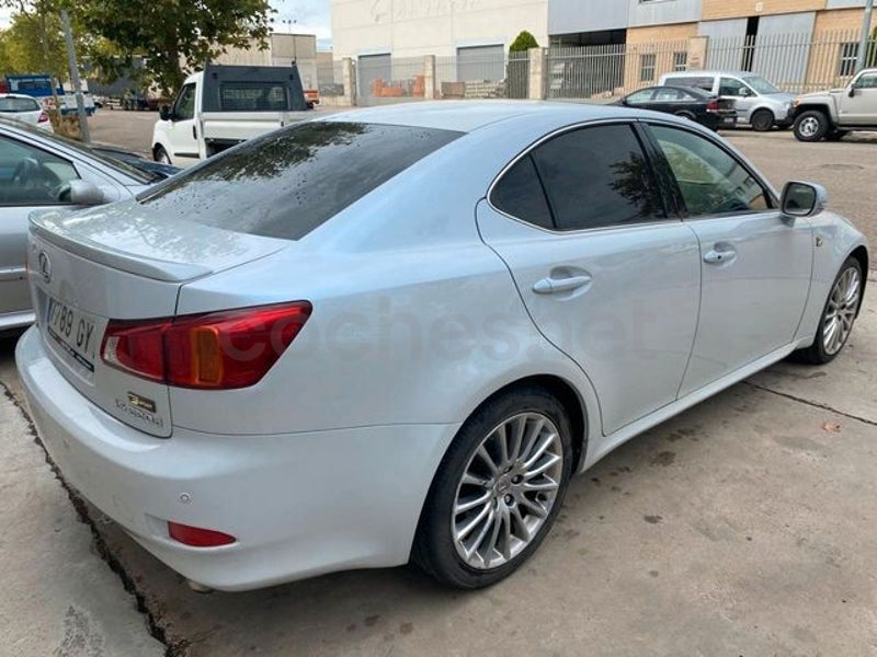 Lexus Is 2010 — photo 6