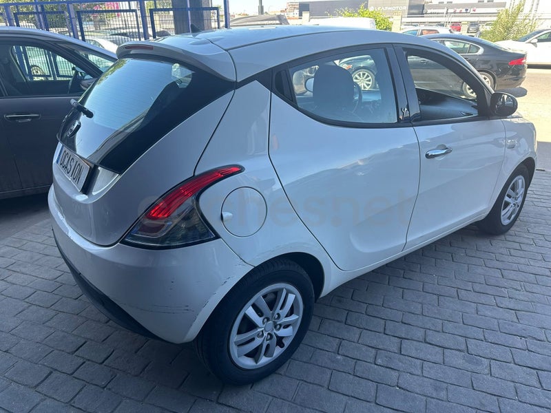 Lancia Ypsilon 2013 — photo 3