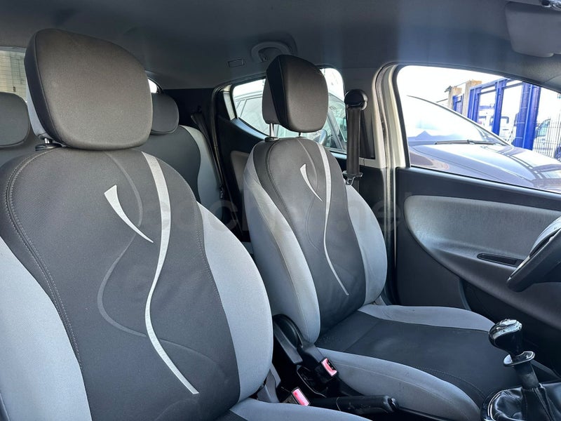 Lancia Ypsilon 2013 — photo 6