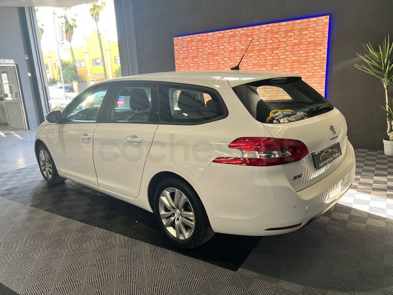 Peugeot 308 2021 — photo 3