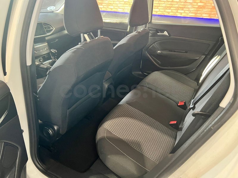 Peugeot 308 2021 — photo 4
