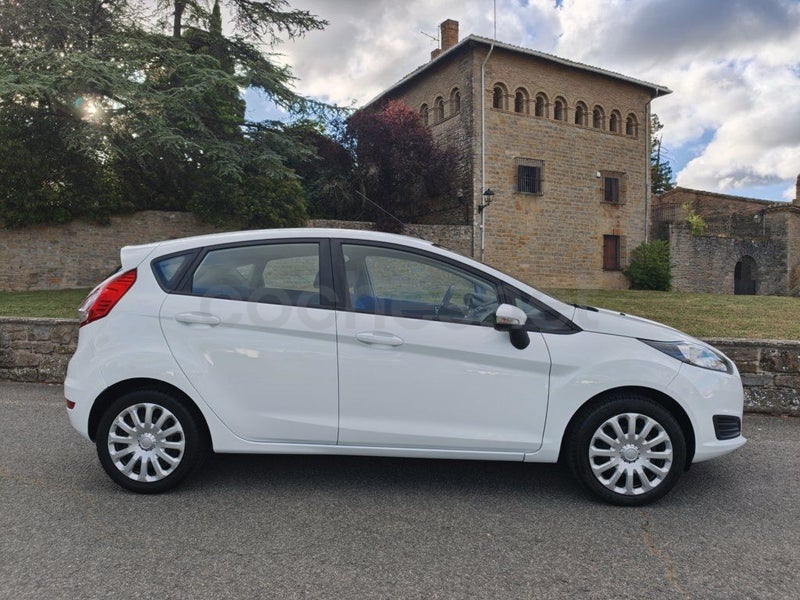 Ford Fiesta 2015 — photo 3
