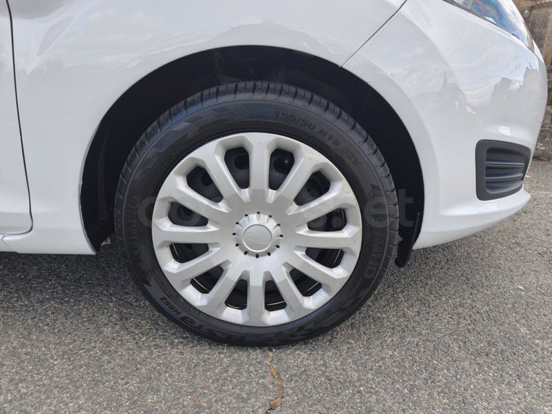 Ford Fiesta 2015 — photo 8