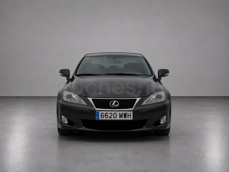Lexus Is 2010 — photo 2