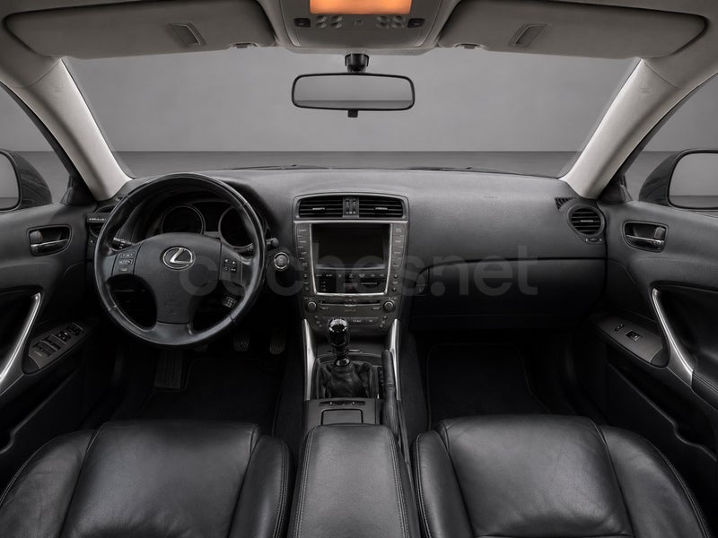 Lexus Is 2010 — photo 6