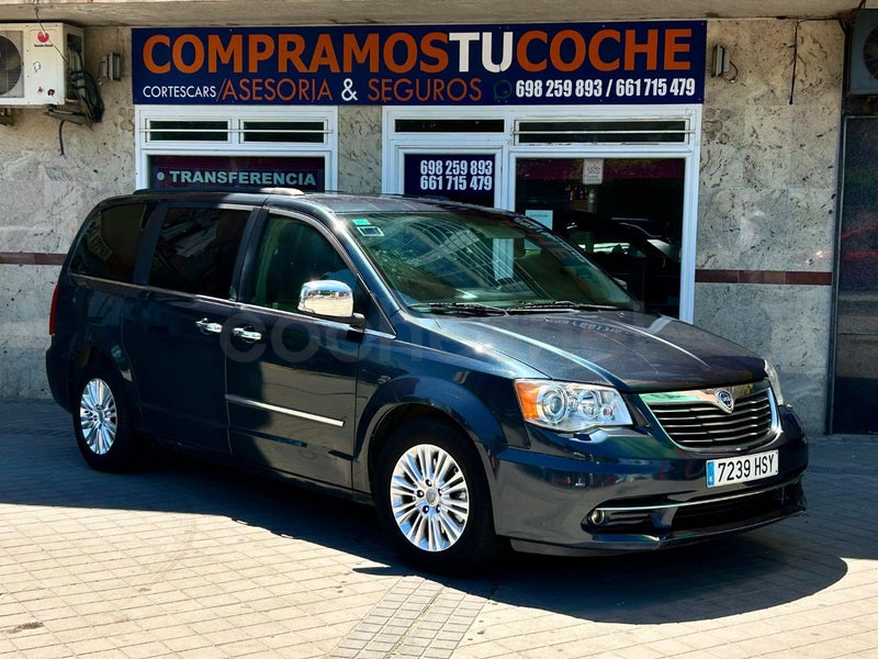 Lancia Voyager 2014 — photo 2