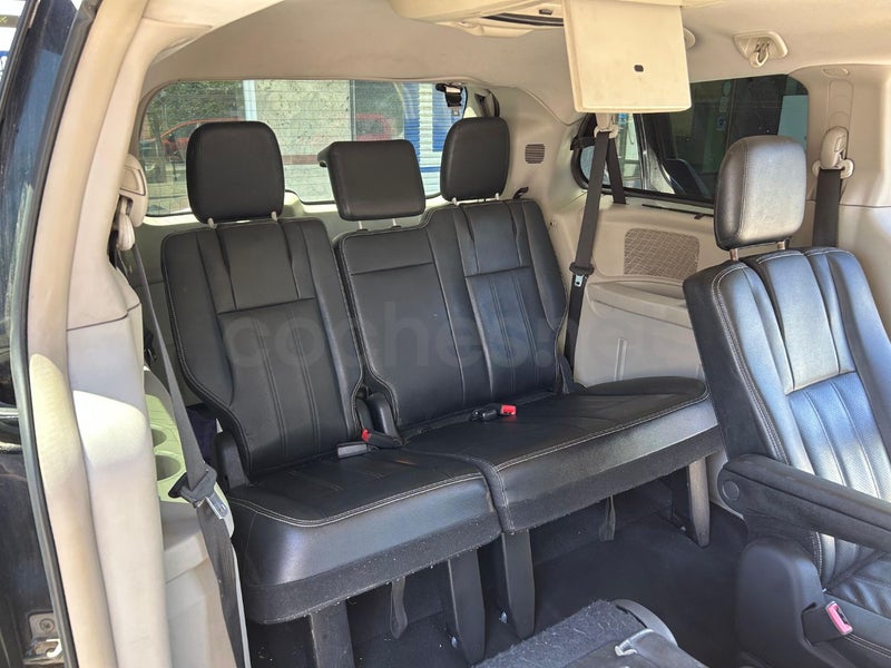Lancia Voyager 2014 — photo 7