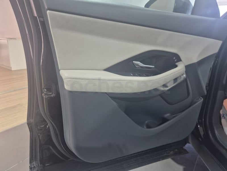 Jaguar E-pace 2019 — photo 5