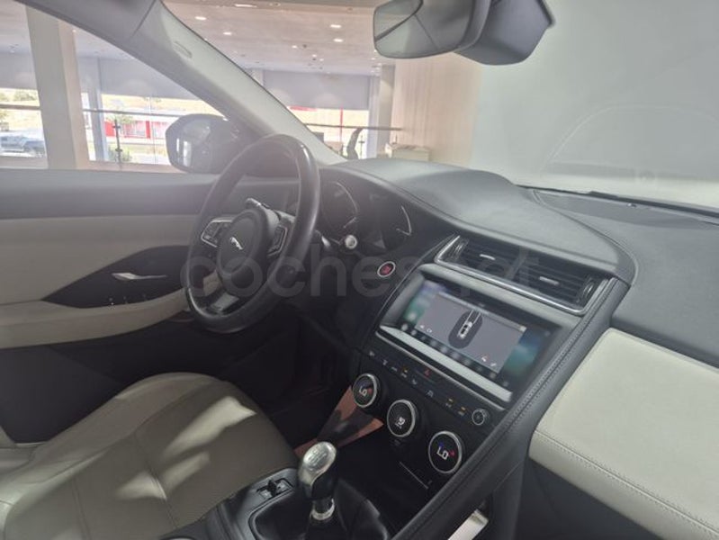 Jaguar E-pace 2019 — photo 8