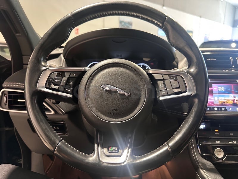 Jaguar F-pace 2017 — photo 3