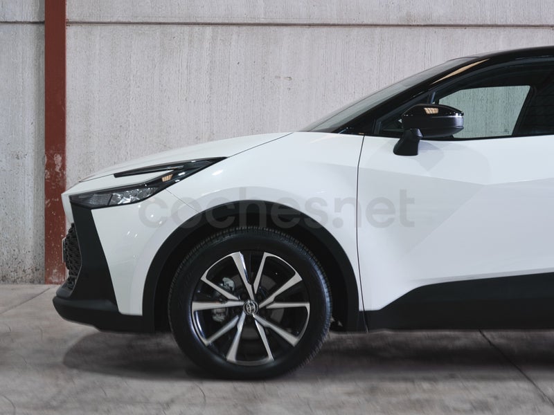 Toyota C-hr 2024 — photo 7