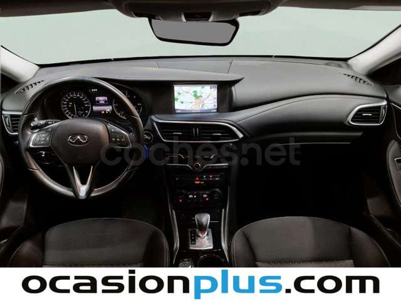 Infiniti Q30 2016 — photo 6