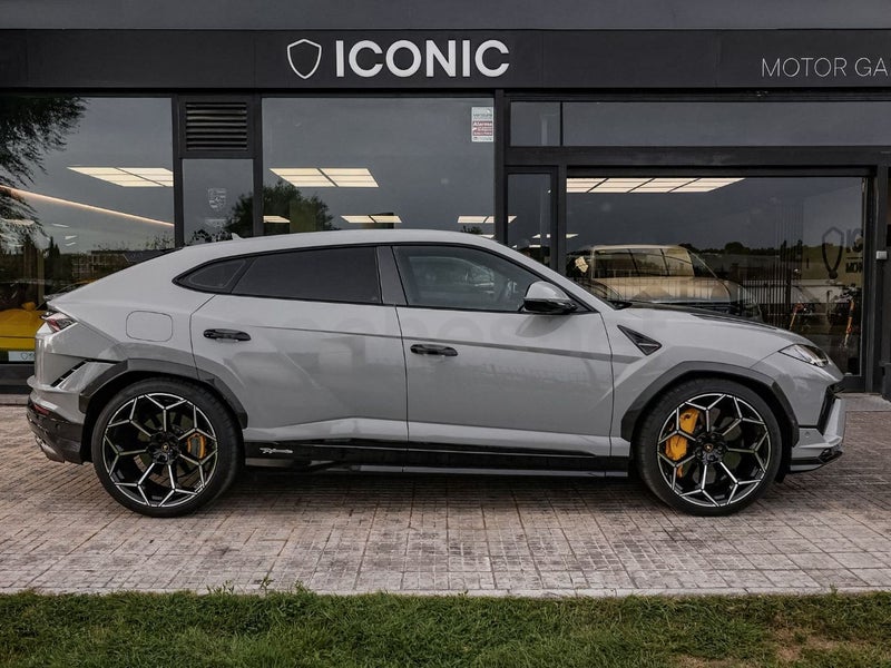 Lamborghini Urus 2023 — photo 4