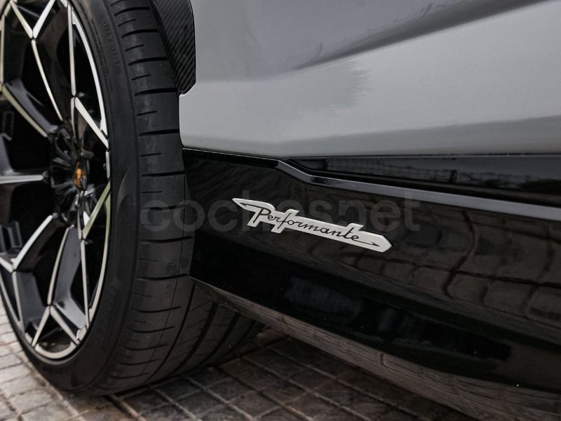 Lamborghini Urus 2023 — photo 6