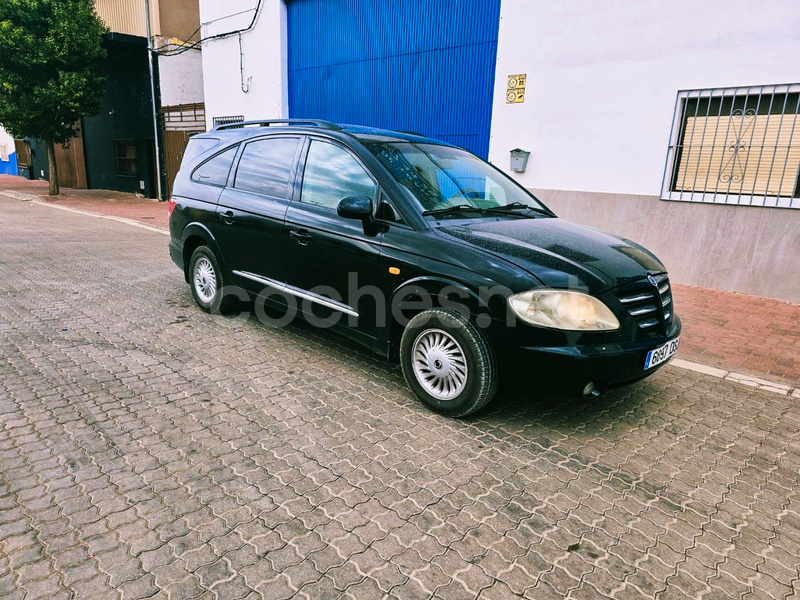 Ssangyong Rodius 2005 — photo 2