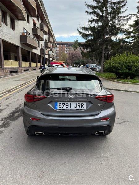 Infiniti Q30 2016 — photo 8