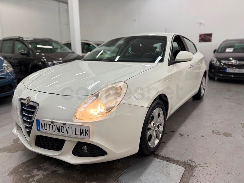 Alfa Romeo Giulietta 2012 — photo 3
