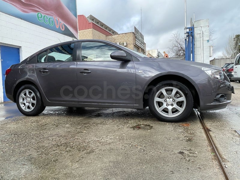 Chevrolet Cruze 2012 — photo 2