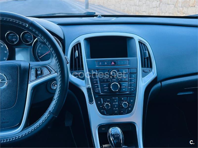 Opel Astra 2015 — photo 4